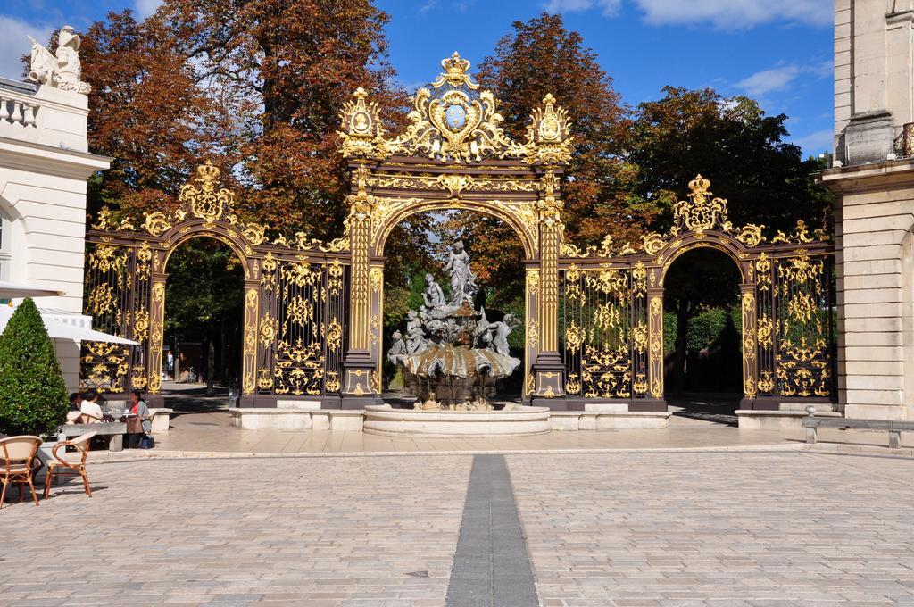 Grand Hotel De La Reine - Place Stanislas Nancy Eksteriør bilde